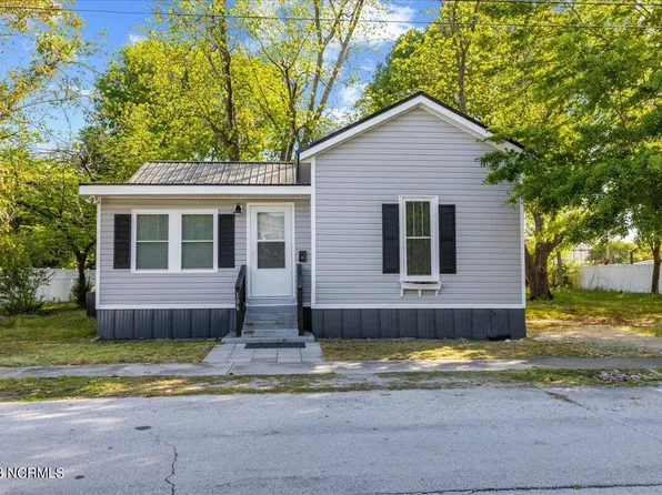 106 E James Street, La Grange, NC 28551