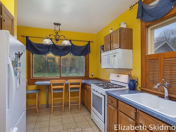 4th image of 1124 Parkhurst Ave NW