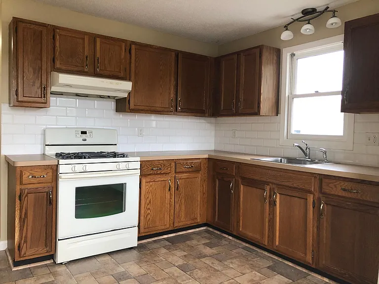 864 S Main St #D — Photo 1