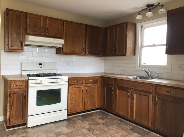 864 S Main St #D