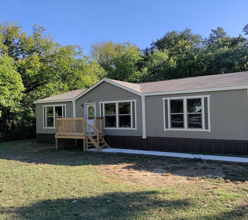 1st image of 301 Peyton Pl