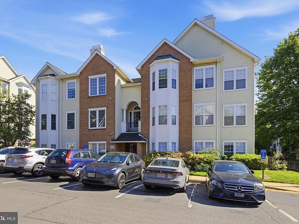 1st image of 4139 Fountainside Ln Unit 302