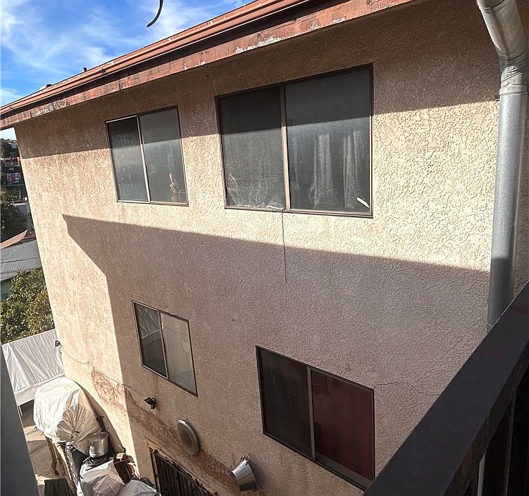 2nd image of 1101 N Rowan Ave