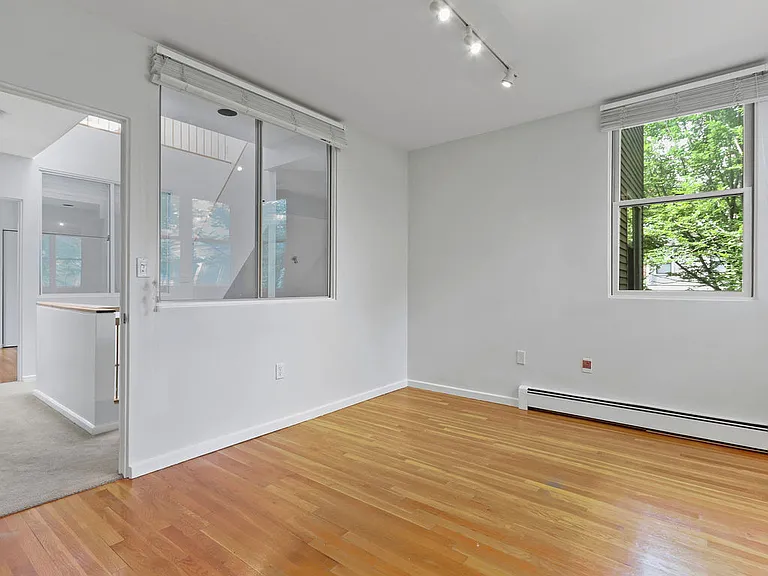 336 Harvard St #E — Photo 13