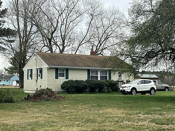 3rd image of 26581 Idlewild Rd