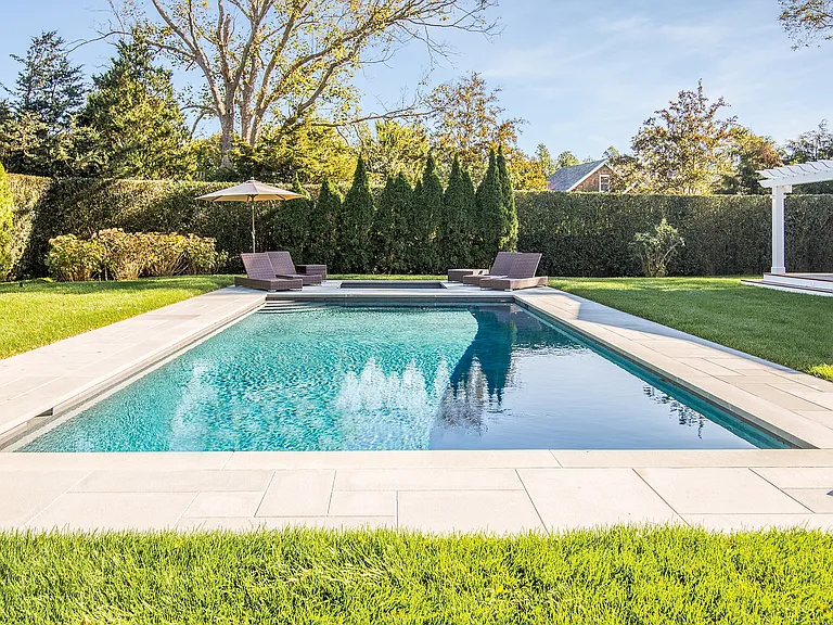 111 Montauk Hwy — Photo 1