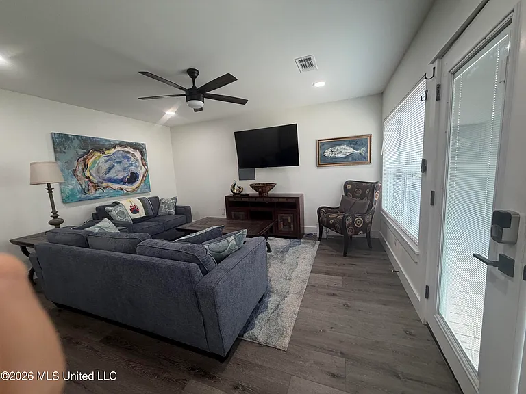 4060 Cardinal St — Photo 10