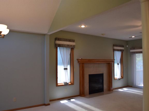 5th image of 3637 SW Spring Hill Dr