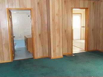 2nd image of 115 Davies St