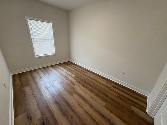 5th image of 185 Barnett Shoals Rd #B