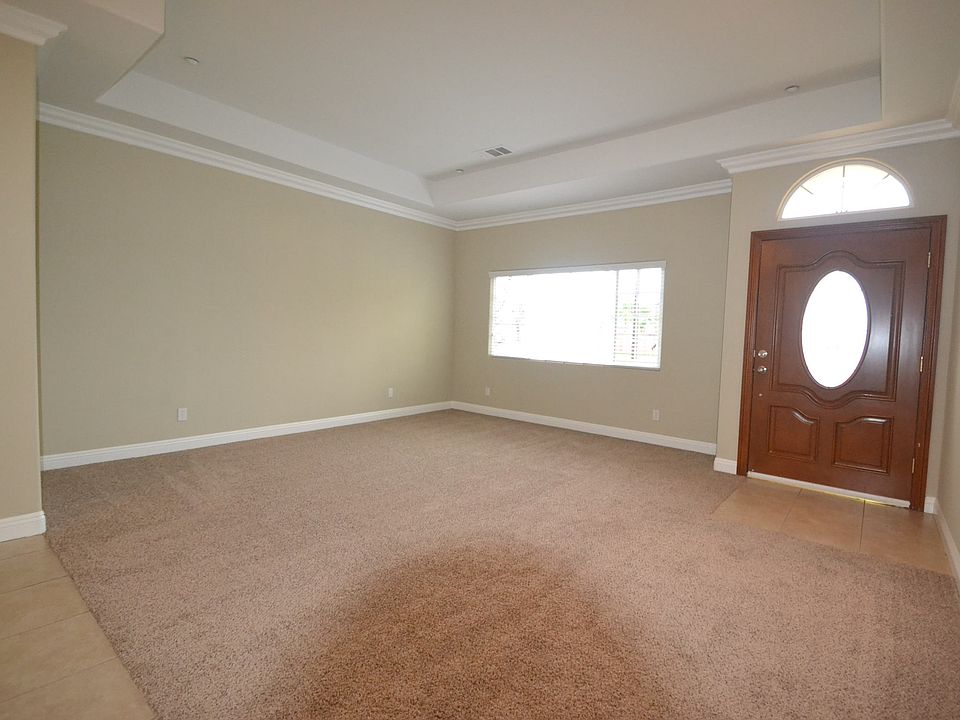 1st image of 27088 Cypress St