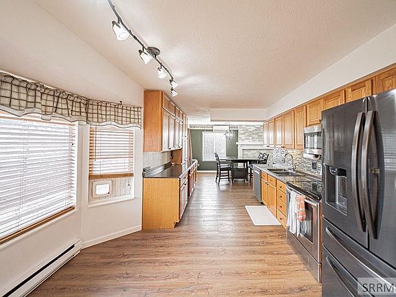 3rd image of 134 Plateau Dr