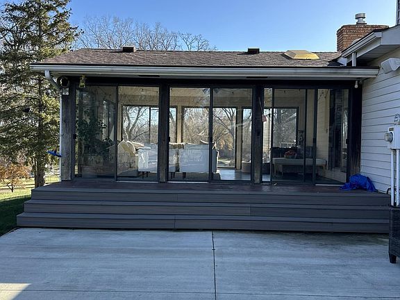3rd image of 417 Meredith Rd