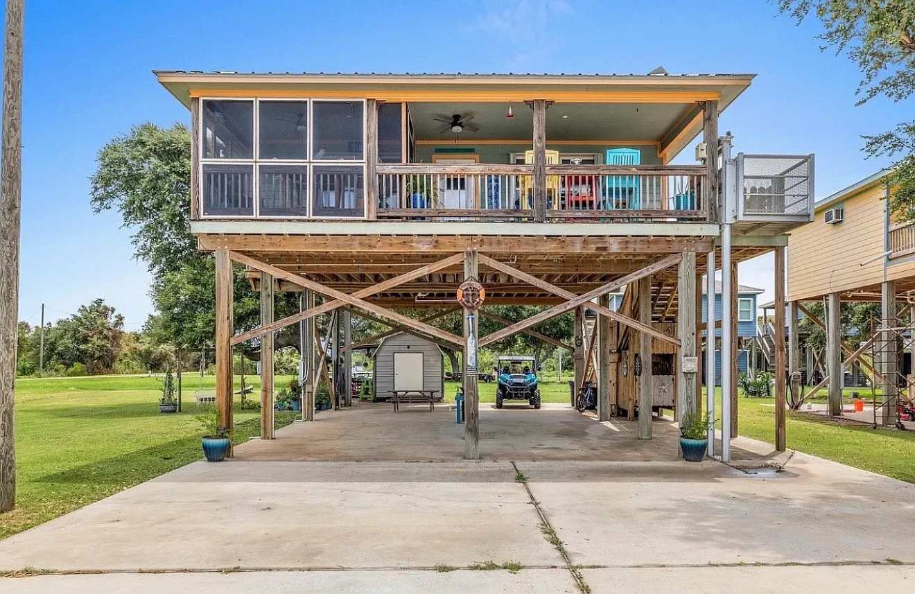 2 bed, 1.5 bath, 928 sqft, $4,000 — Photo 1