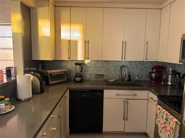 2750 NE 183rd St APT 1503, Aventura, FL 33160