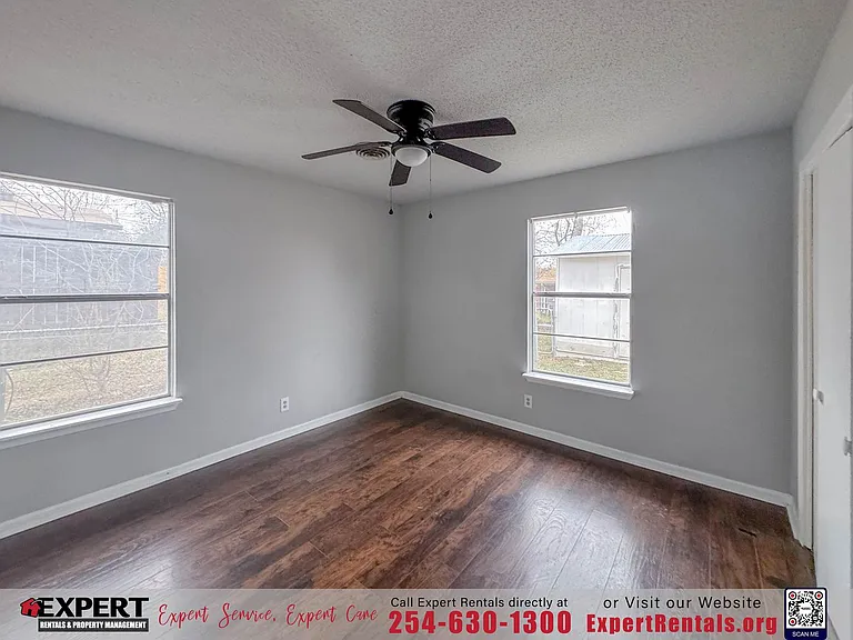 808 Carmen St — Photo 12