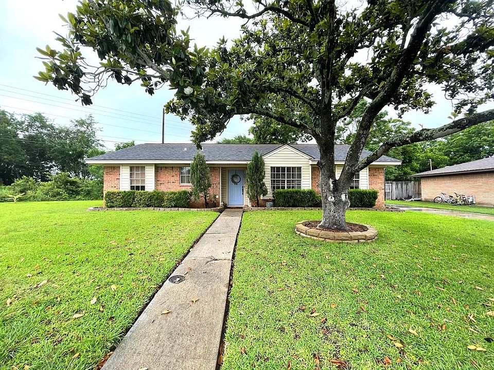1st image of 3917 Crescent Dr