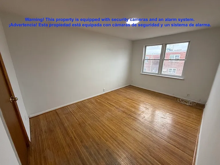 1529 Elbridge St — Photo 10