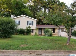 2510 Greenhill Dr NW, Huntsville, AL 35810