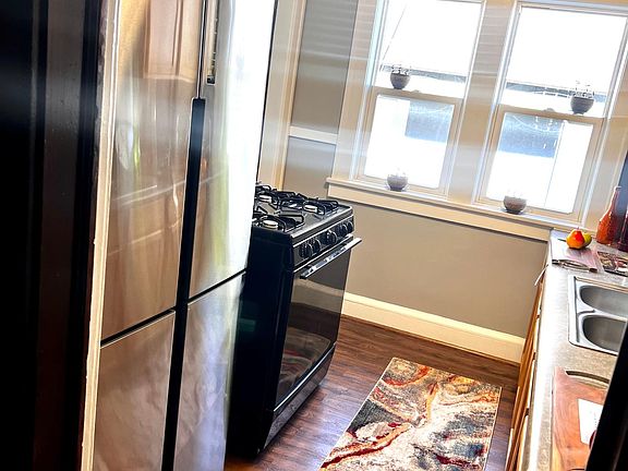 3rd image of 3141 Grand Ave S APT 2