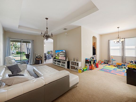 4th image of 1373 NW Leonardo Cir
