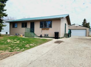 1824 8th Ave E, Williston, ND 58801
