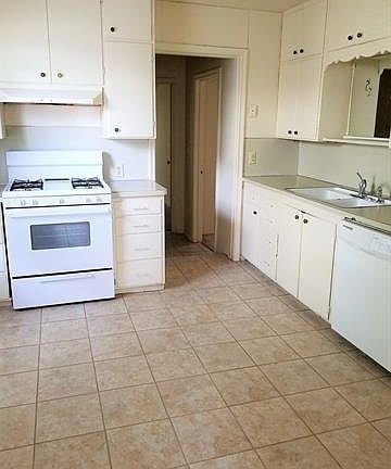 3rd image of 127 N Marion Ave