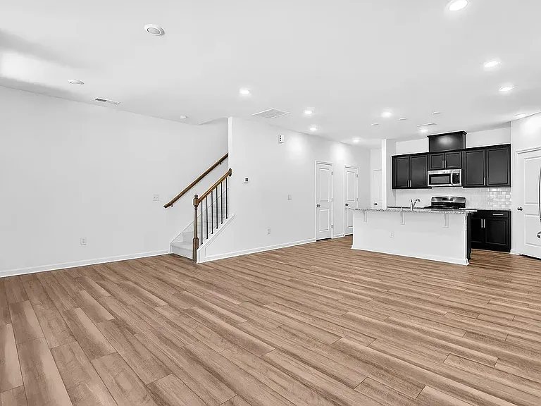 206 Redford Place Dr — Photo 2