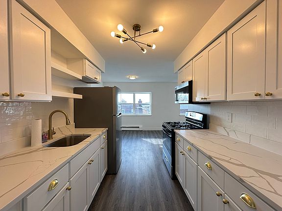 2nd image of 550 Washington Ave #23E