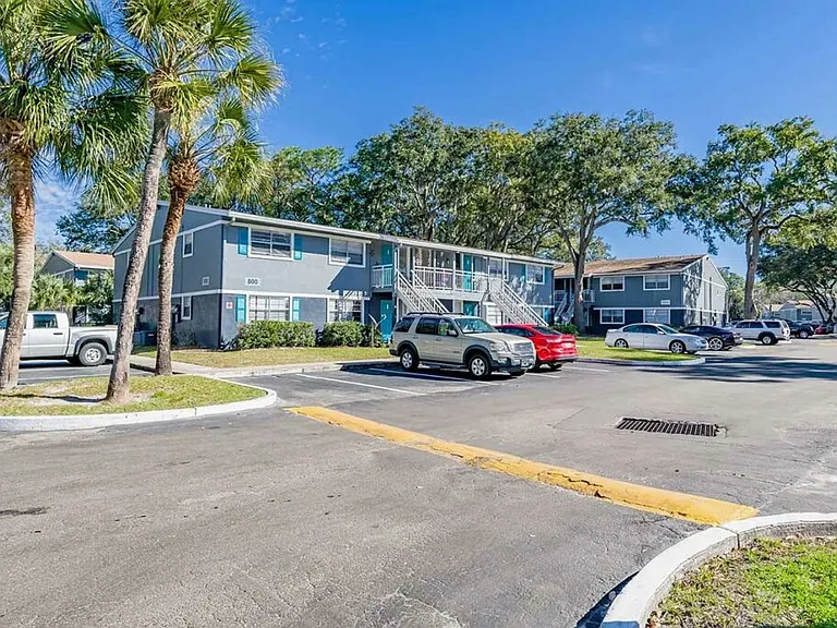 Lakewood Oaks Apartments — Photo 33