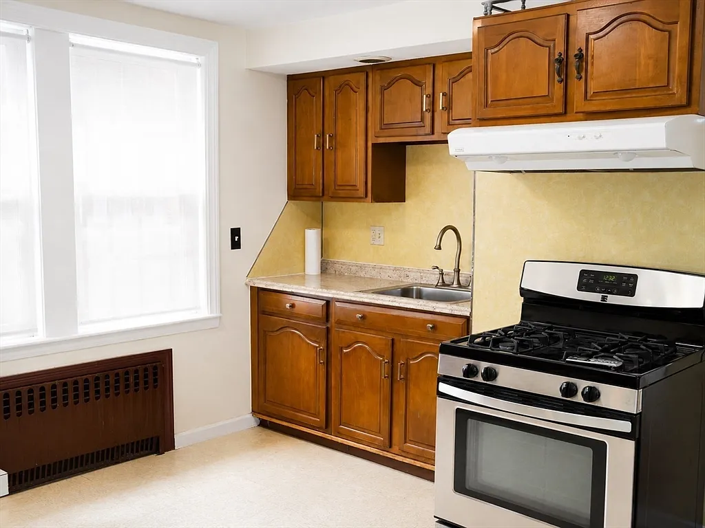 2 bed, 1.0 bath, 1200 sqft, $2,550 — Photo 4