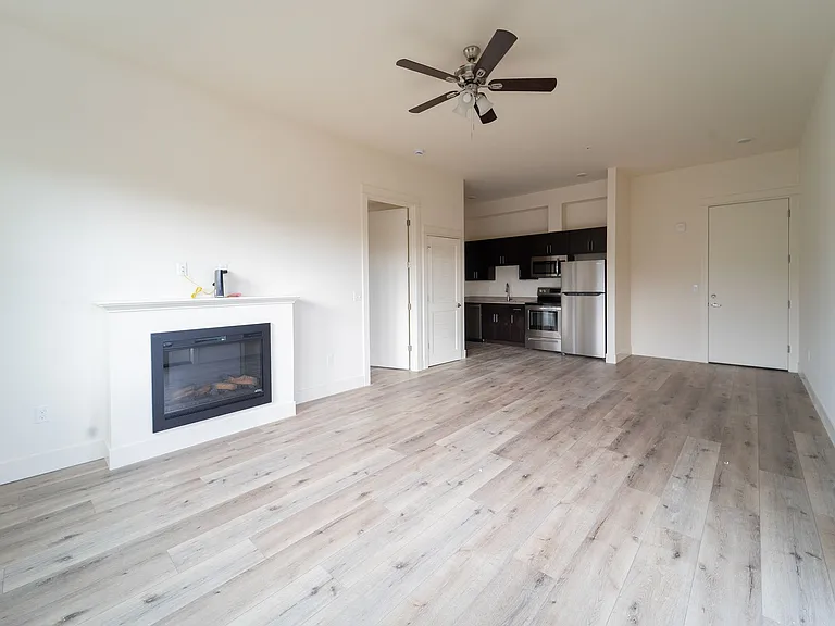 Capitol Hill Apartments — Photo 15
