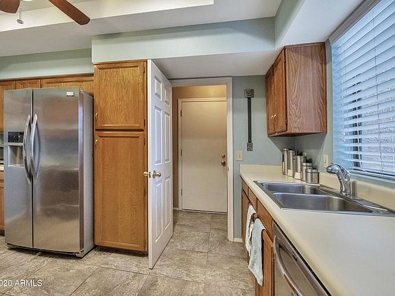 4th image of 945 N Pasadena St #119