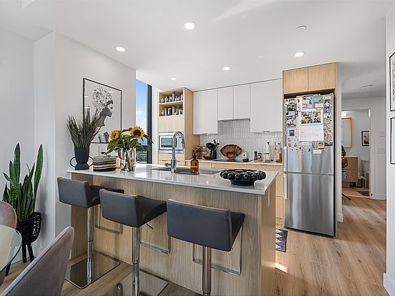 4th image of 1488 Bertram St #2308