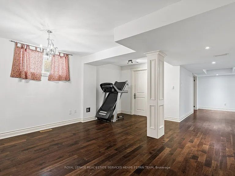 110 Parklea Dr — Photo 21