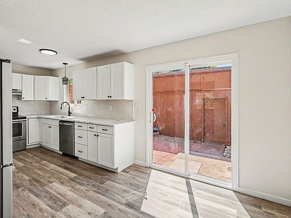 5th image of 2701 W 19th St Dr #12