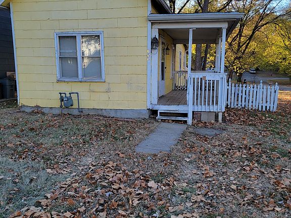 2nd image of 600 W 7th St