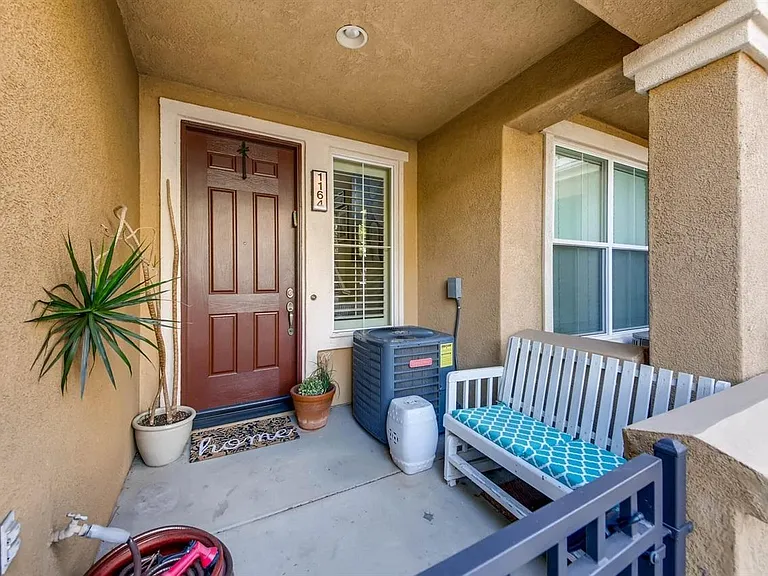 1164 Goddard St — Photo 2