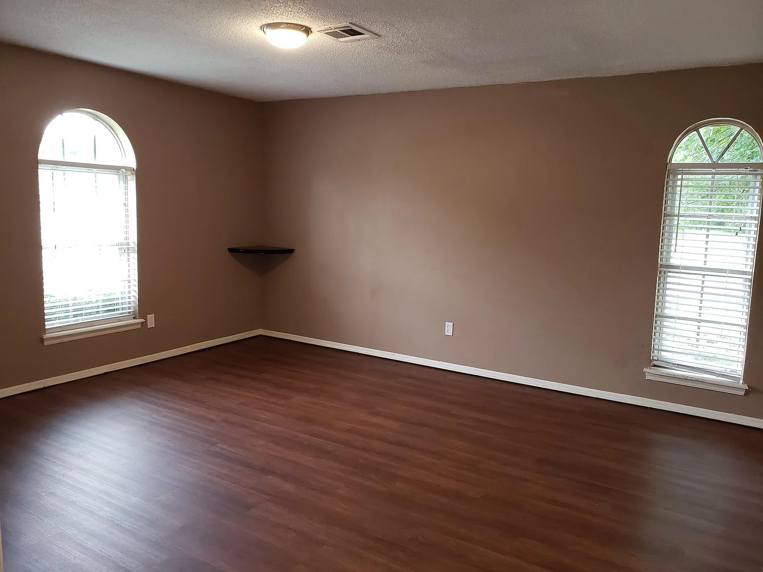 3 bed, 1682 sqft, $1,575 — Photo 3