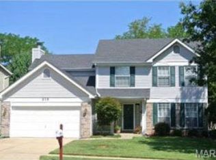 219 Westridge Parc Ln, Ballwin, MO 63021