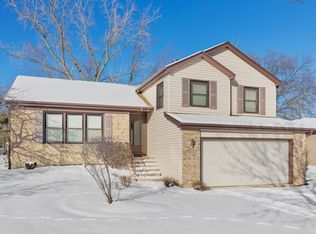 1490 Haar Ln, Elk Grove Village, IL 60007