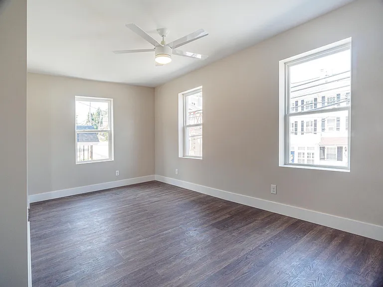 207 Ford St #2 — Photo 8
