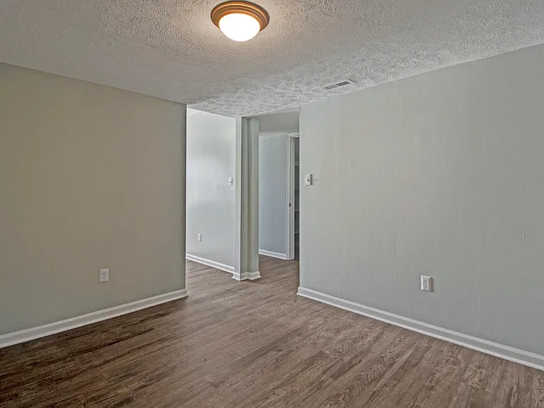 2112A Criston Dr — Photo 21