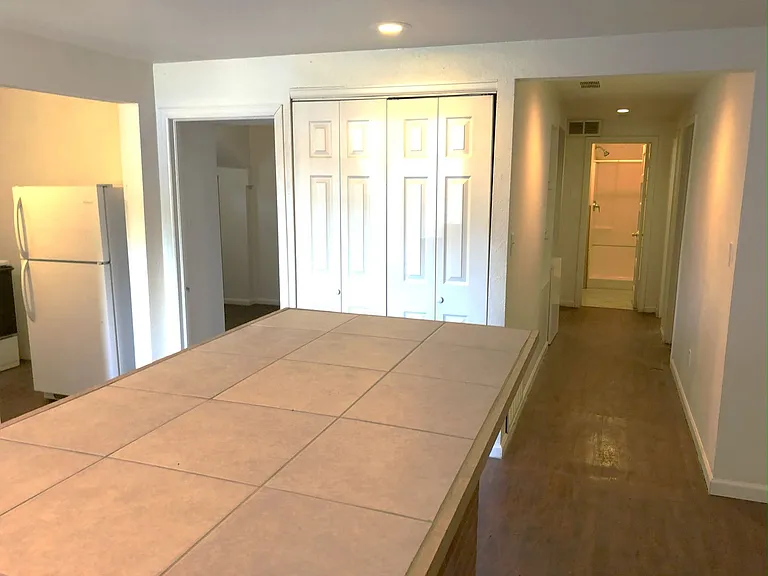 1915 11th Ave — Photo 20