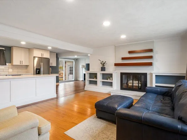 12 Lawn Avenue, Gorham, ME 04038