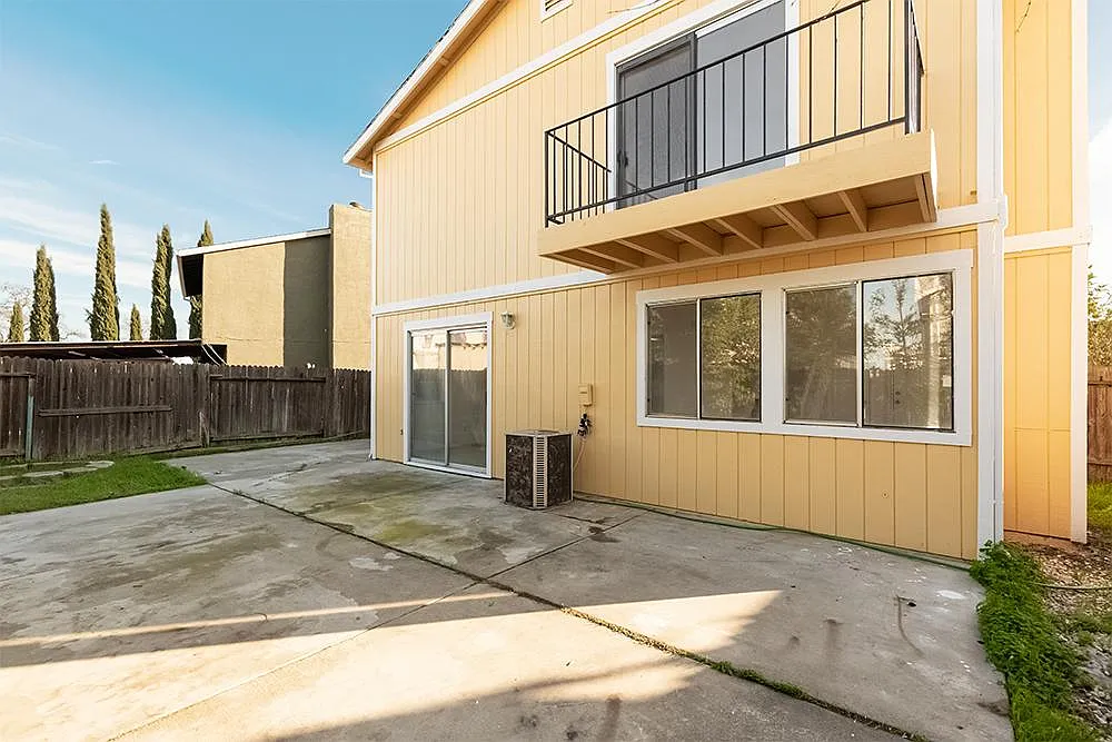 5918 Stacy Ave — Photo 3