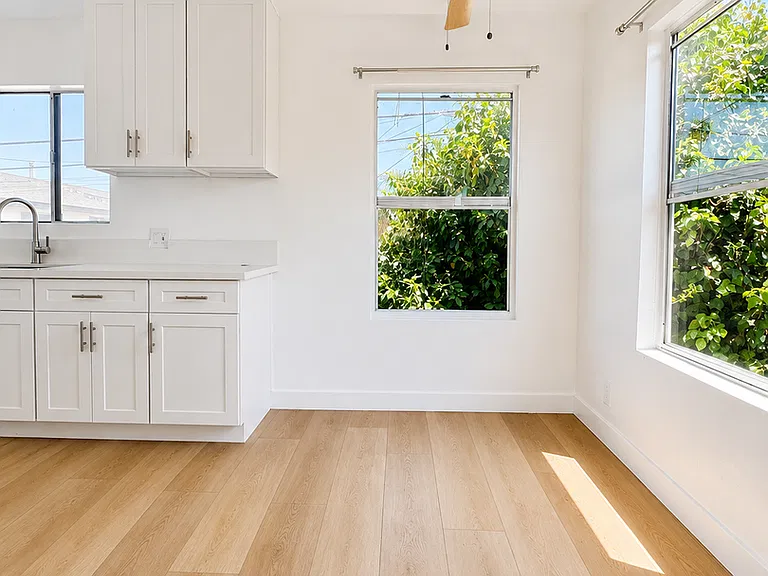 533 W. 75th Street Los Angeles, CA 90044 — Photo 20
