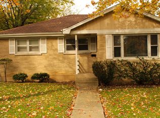 820 Countryside Hwy, Mundelein, IL