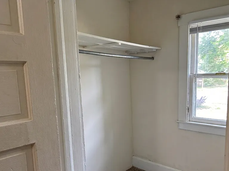 1207 E Elm St — Photo 10