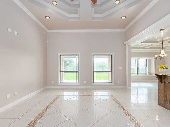 5th image of 138 Alvarez Ct